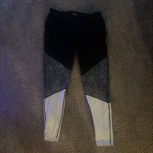 Old Navy Black and White Leggings